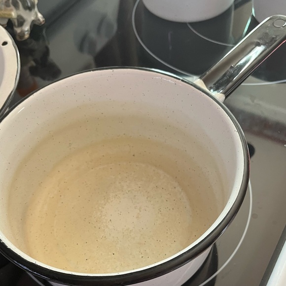 Vintage pots and bowl. - Picture 3 of 10